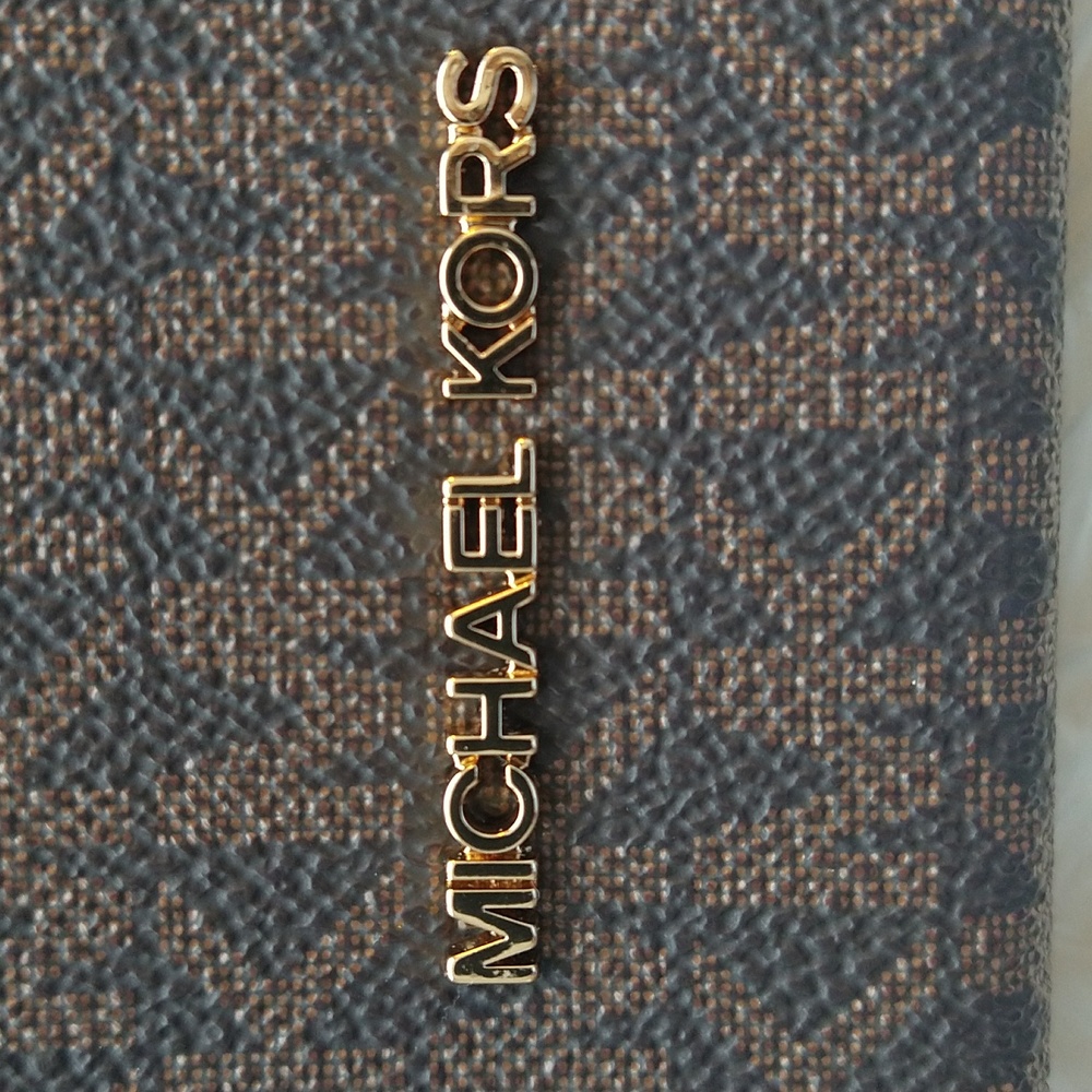 👜 Michael Kors Mercer X-small Brown Signature Crossbody NWT👜 - Picture 11 of 11